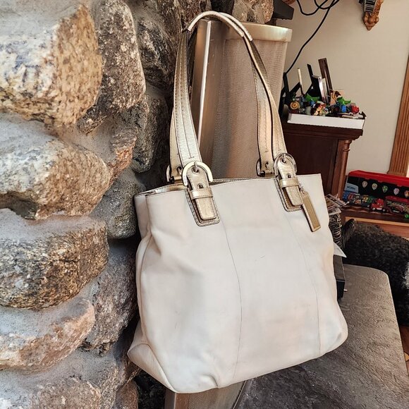 COACH J1175-F17216 Soho Cream/Gold Leather Shoulder Bag - Picture 6 of 16